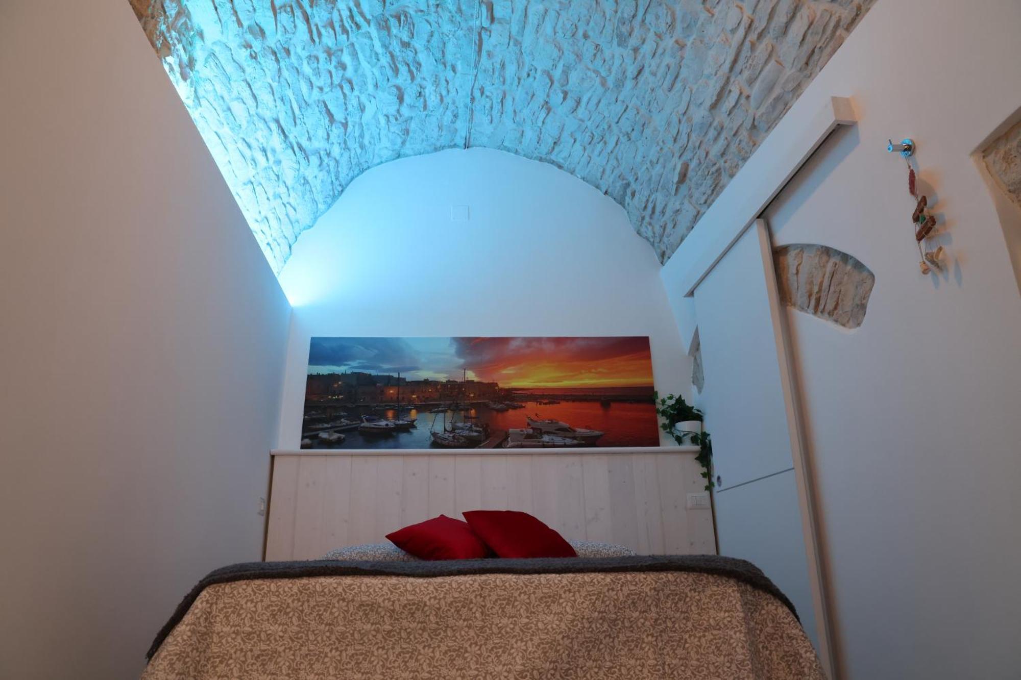 Room 20 - Piccola Camera In Pietra Bianca Giovinazzo Exterior photo
